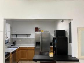 830 NE 199th St 102A, Miami FL 33179