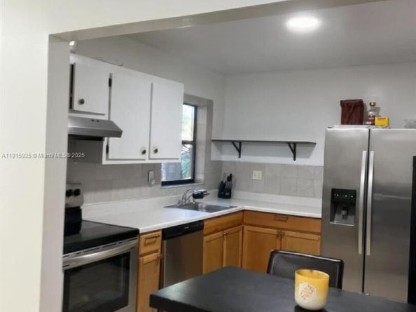 830 NE 199th St 102A, Miami FL 33179