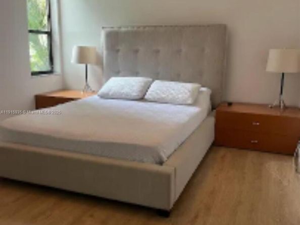 830 NE 199th St 102A, Miami FL 33179