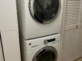 830 NE 199th St 102A, Miami FL 33179