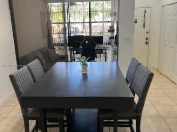 830 NE 199th St 102A, Miami FL 33179