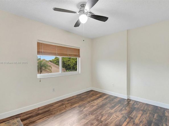 16339 Malibu Dr 22, Weston FL 33326