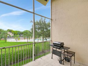 16339 Malibu Dr 22, Weston FL 33326