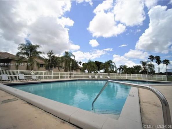 16339 Malibu Dr 22, Weston FL 33326