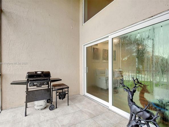 16339 Malibu Dr 22, Weston FL 33326