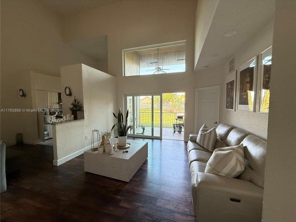 16339 Malibu Dr 22, Weston FL 33326