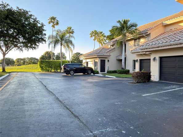 16339 Malibu Dr 22, Weston FL 33326