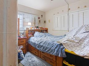 18520 NW 42nd Pl, Miami Gardens FL 33055