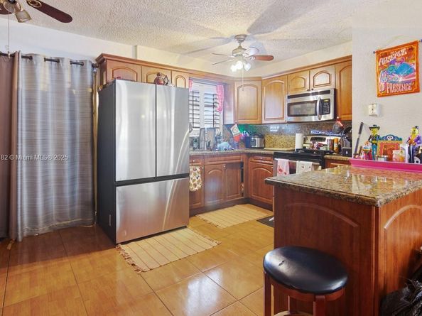 18520 NW 42nd Pl, Miami Gardens FL 33055