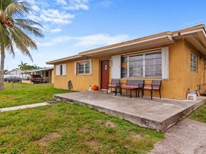 18520 NW 42nd Pl, Miami Gardens FL 33055