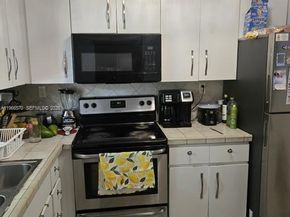 3320 Simms St, Hollywood FL 33021