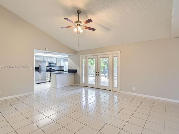 11035 NW 27th St, Sunrise FL 33322