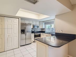 11035 NW 27th St, Sunrise FL 33322
