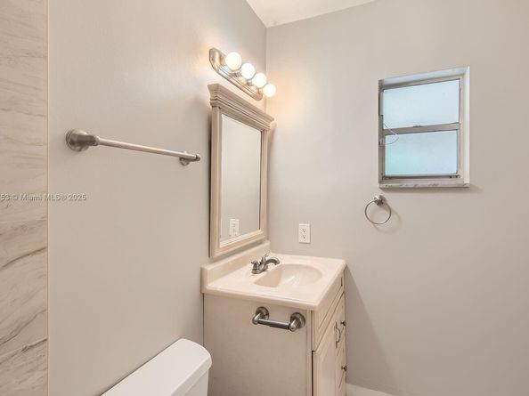 11035 NW 27th St, Sunrise FL 33322