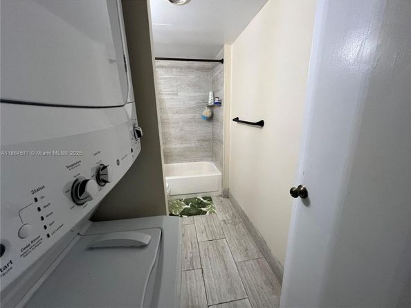 4164 Inverrary Dr 215, Lauderhill FL 33319