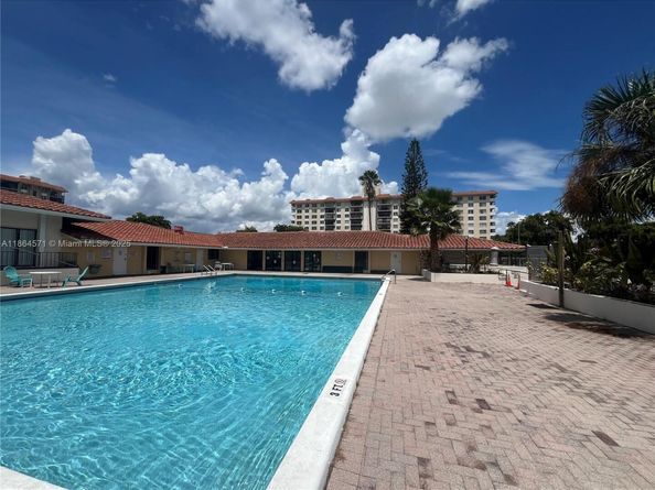 4164 Inverrary Dr 215, Lauderhill FL 33319