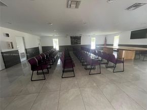 4164 Inverrary Dr 215, Lauderhill FL 33319