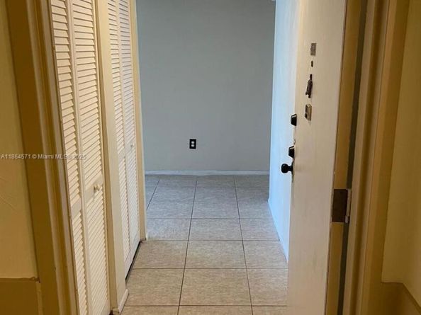 4164 Inverrary Dr 215, Lauderhill FL 33319