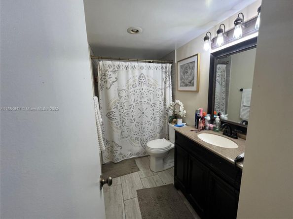 4164 Inverrary Dr 215, Lauderhill FL 33319