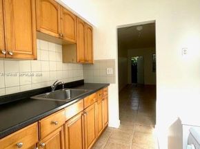 810 82nd St, Miami Beach FL 33141