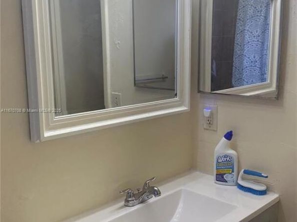 Undisclosed Address #A11670708, Miramar FL 33025