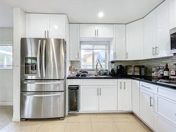 2610 SW 19th St, Fort Lauderdale FL 33312