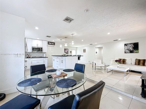 2610 SW 19th St, Fort Lauderdale FL 33312