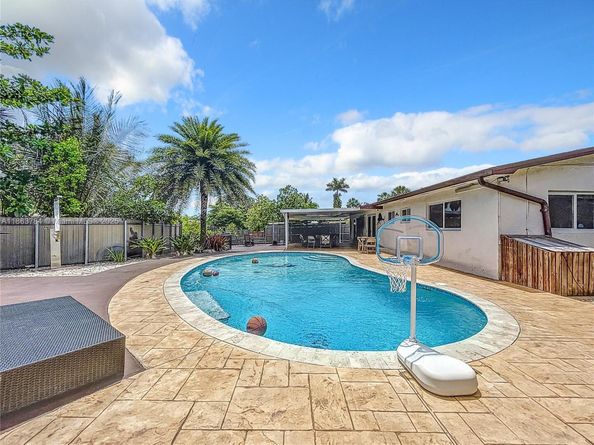 2610 SW 19th St, Fort Lauderdale FL 33312