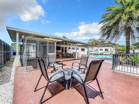2610 SW 19th St, Fort Lauderdale FL 33312