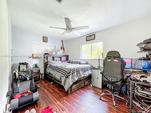 2610 SW 19th St, Fort Lauderdale FL 33312
