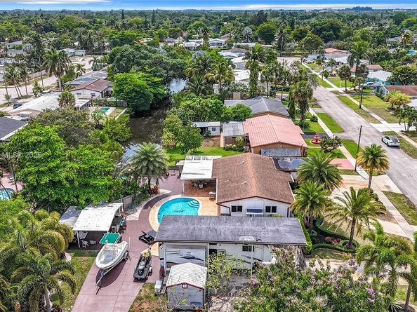 2610 SW 19th St, Fort Lauderdale FL 33312