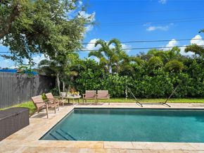 6351 Moseley St, Hollywood FL 33024