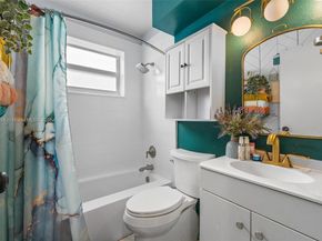 6351 Moseley St, Hollywood FL 33024