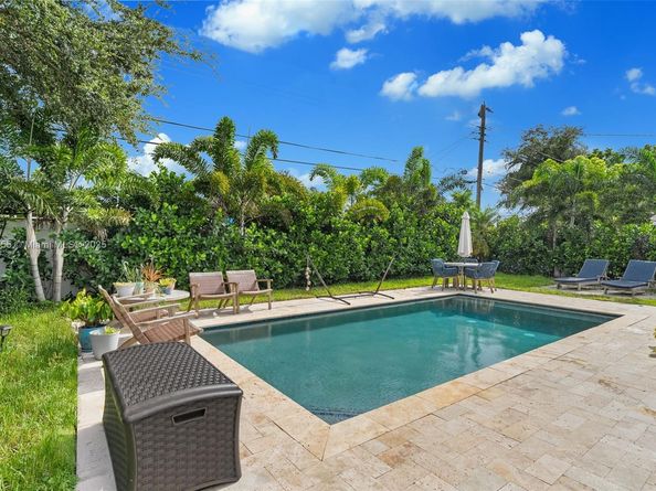6351 Moseley St, Hollywood FL 33024