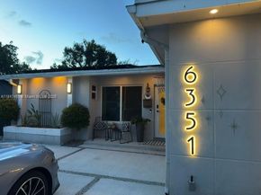 6351 Moseley St, Hollywood FL 33024
