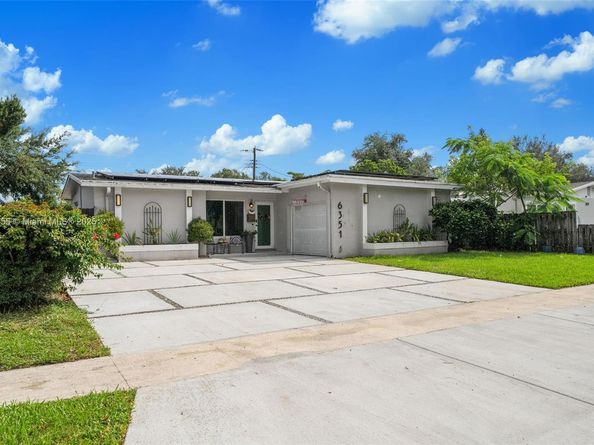 6351 Moseley St, Hollywood FL 33024