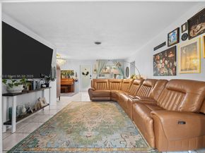 6351 Moseley St, Hollywood FL 33024