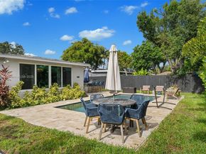 6351 Moseley St, Hollywood FL 33024