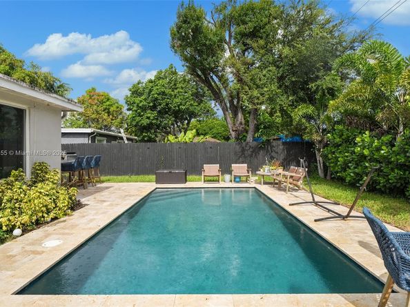 6351 Moseley St, Hollywood FL 33024