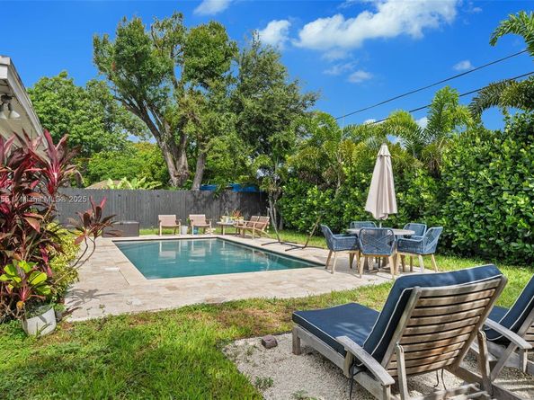 6351 Moseley St, Hollywood FL 33024