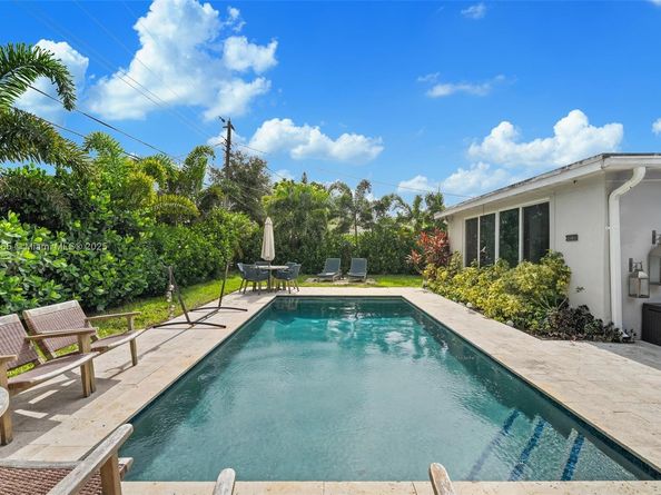 6351 Moseley St, Hollywood FL 33024