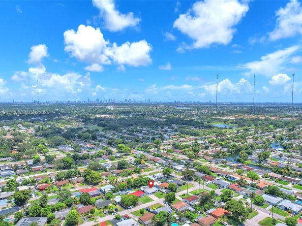 3241 SW 66th Ave, Miramar FL 33023