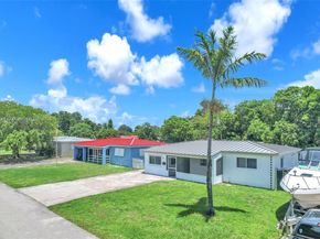 3241 SW 66th Ave, Miramar FL 33023