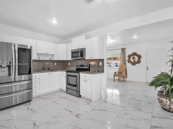 3241 SW 66th Ave, Miramar FL 33023