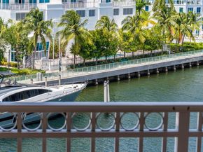 3001 NE 185th St 517, Aventura FL 33180
