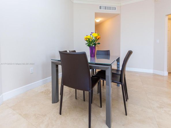 3001 NE 185th St 517, Aventura FL 33180