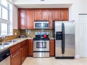 3001 NE 185th St 517, Aventura FL 33180