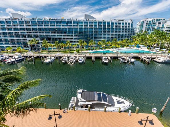 3001 NE 185th St 517, Aventura FL 33180