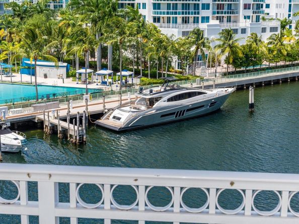 3001 NE 185th St 517, Aventura FL 33180