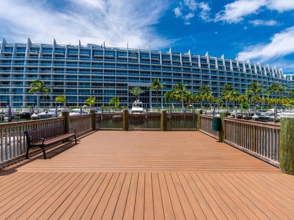 3001 NE 185th St 517, Aventura FL 33180